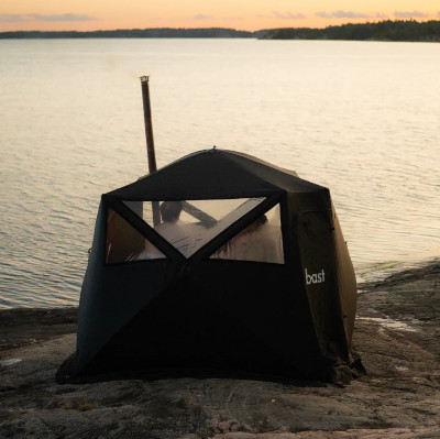 Björk bastutält på klipphäll