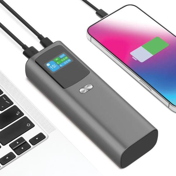 Premium Powerbank från Linocell med display som visar laddningsnivå och effekt